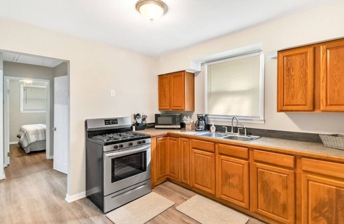 Lansing House | Cute, Cozy, and Completely Renovated!