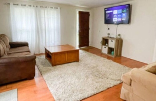 Easley House | Cute cozy farmhouse