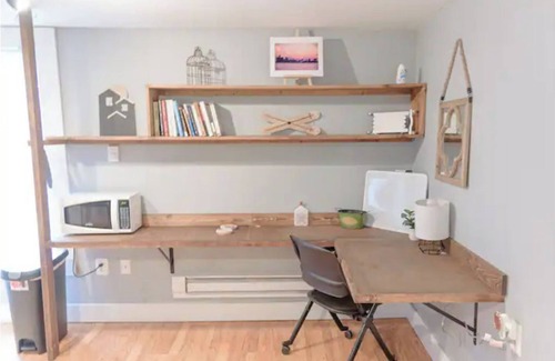 Detroit Apartment | Cute & Cozy North End Studio