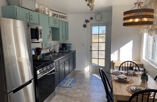 Twentynine Palms House | Cute desert home 5 minutes from Joshua Tree National Park