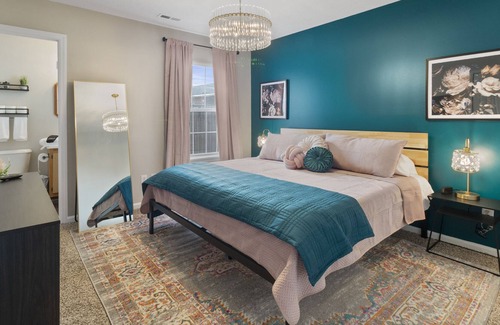 Jacksonville House | Cute Duplex w/King Suite in Jacksonville- Close to Bases