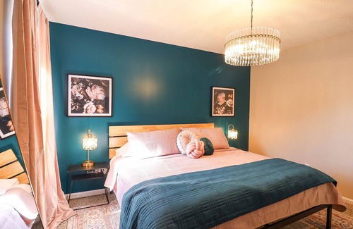 Jacksonville House | Cute Duplex w/King Suite in Jacksonville- Close to Bases