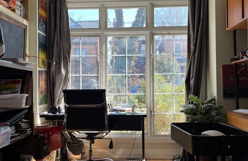 Riverdale House | Cute family house w multiple sundecks, surrounded by parks, pools, tennis courts