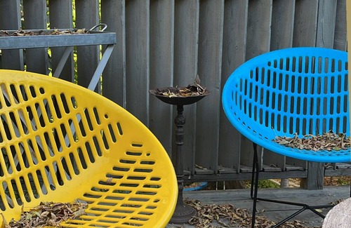 Riverdale House | Cute family house w multiple sundecks, surrounded by parks, pools, tennis courts