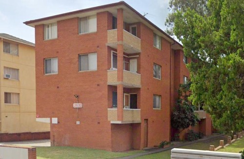 Liverpool Apartment | Cute & Light-filled Apartment - near Liverpool CBD