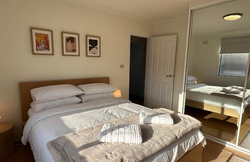 Liverpool Apartment | Cute & Light-filled Apartment - near Liverpool CBD