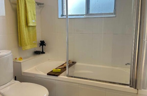 Liverpool Apartment | Cute & Light-filled Apartment - near Liverpool CBD