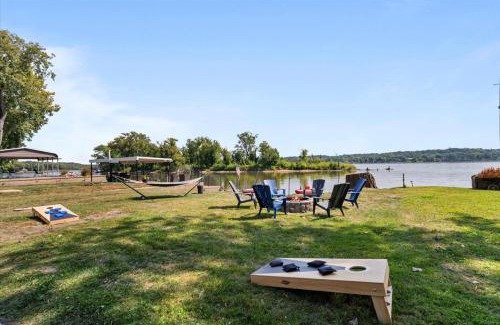 Lynn Center Cabin | Cute Little River Cabin