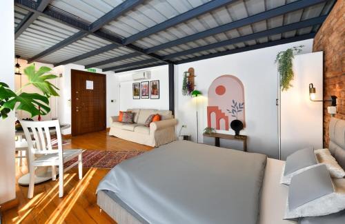 Karakoy Apartment | Cute Retro Home Balcony AC Galata