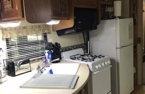 Gouldsboro House | CUTE RV Camper PET friendly with POOL LAKE Firepit and many more amenities