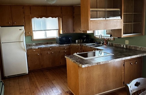 Aberdeen Cottage | Cute Two Bedroom Cottage in Quiet Setting