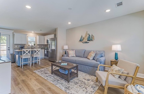Biloxi House | Cutest Cottage on the Beach!
