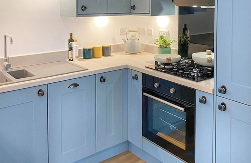 Blackburn Ski Chalet | Cypress Lodge sleeps 4. One master bedroom with large en suite.