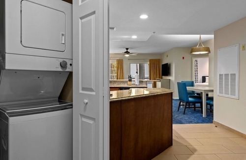 Kissimmee Resort | Cypress Palms Resort 2 Bedroom with HOT TUB/POOL!