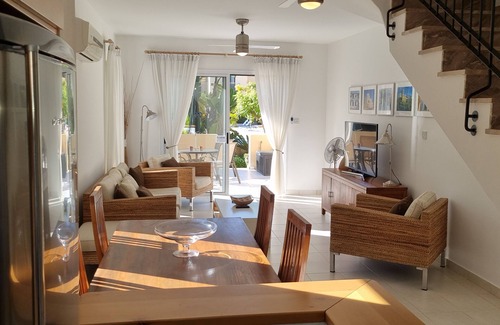Polis House | Cyprus, 2 beds ensuite, pool, patio, wifi, parking