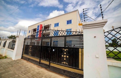 Accra Apartment | CZECH HOUSE , entire 3 bedroom, Amasaman - Accra