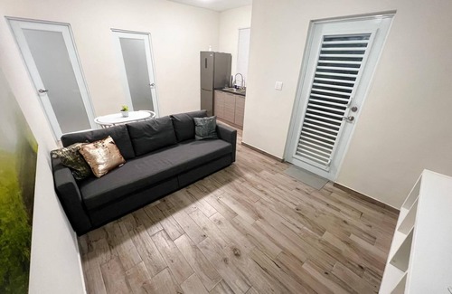 Pugnado Afuera Apartment | D'lujo Apt. #2 con A/C, Wi-Fi & Parking