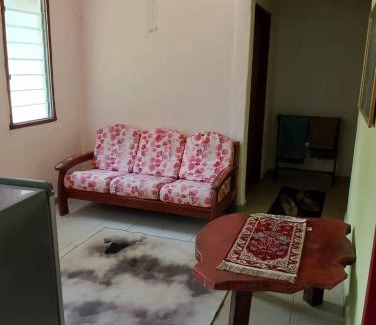 Jerteh Cabin | D'Pinggiran Gunung Tebu Bilik Penginapan