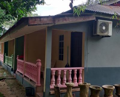 Jerteh Cabin | D'Pinggiran Gunung Tebu Bilik Penginapan