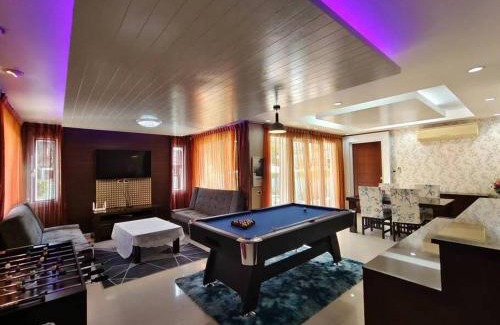 Central Pattaya Villa | D34长住优惠房-芭提雅市中心高端4间卧室泳池别墅