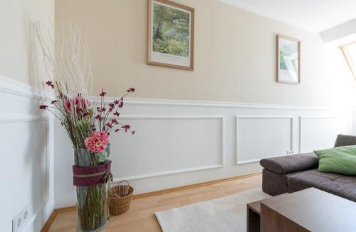 Wahring Apartment | Dachgeschoss im Altbaustil