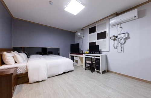 Dong-gu Hotel | Daejeon Yongjeon Sol-b