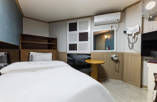 Dong-gu Hotel | Daejeon Yongjeon Sol-b