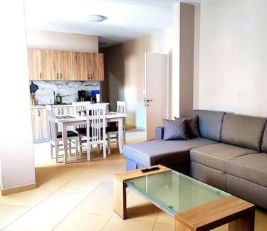 Pogradec Apartment | Dahlila's Home