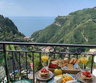 Pontone House | Dai nonni Seaview with roof terrace over the sea