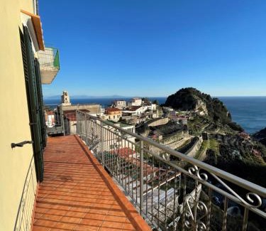 Pontone House | Dai nonni Seaview with roof terrace over the sea
