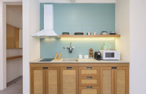 Gemmayzeh Apartment | Daisy 2BR Apartment In Gemmayze