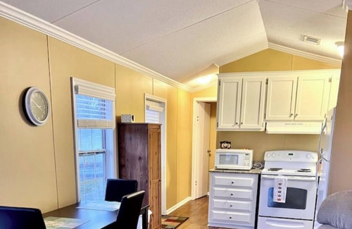 Valdosta Apartment | Daisy Hideaway