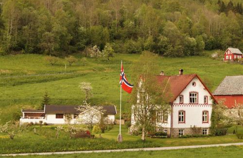Dalsbygda House | Dalhus - House with jacuzzi