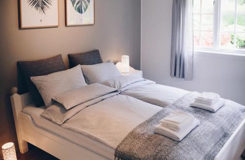 Dalsbygda House | Dalhus - House with jacuzzi