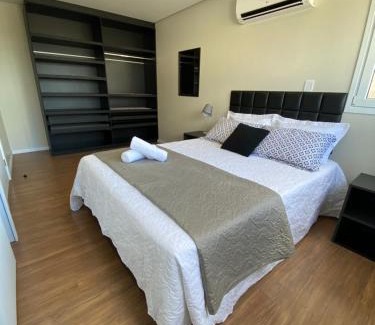 Sao Francisco Apartment | Dallas apartamentos na Via Gastronômica-Estacionamento-Amplos e equipados-Wifi