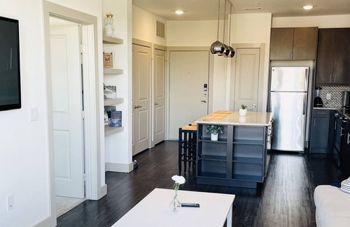 Farmers Branch Apartment | Dallas Station Stay