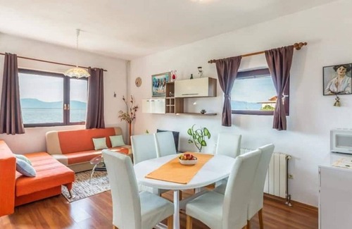 Brist Apartment | Dalmata Apartment - Two Bedroom Apartment With Terrace(A4)