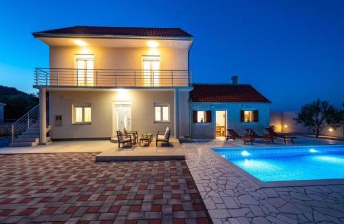 Velim House | Dalmatia Pool Villa Retreat