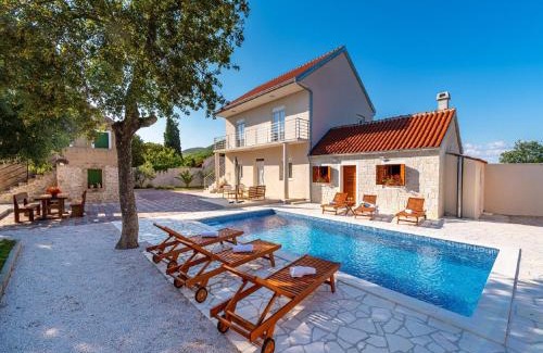 Velim House | Dalmatia Pool Villa Retreat