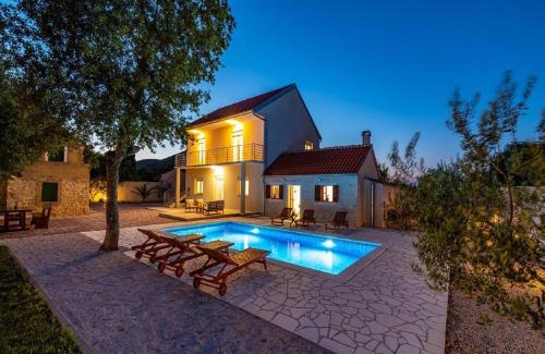 Velim House | Dalmatia Pool Villa Retreat