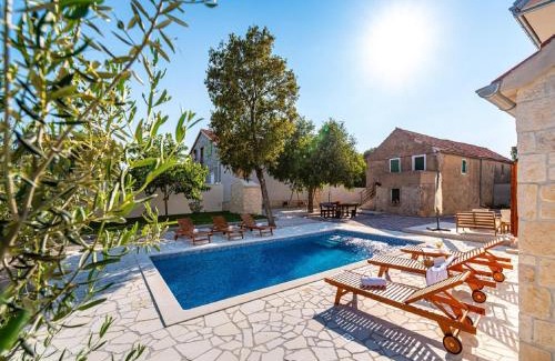 Velim House | Dalmatia Pool Villa Retreat