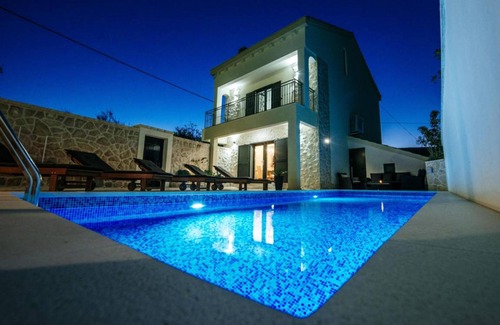 Vinjerac Villa | Dalmatian Villa Castello Coza with pool