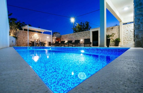 Vinjerac House | Dalmatian Villa Castello Coza with pool