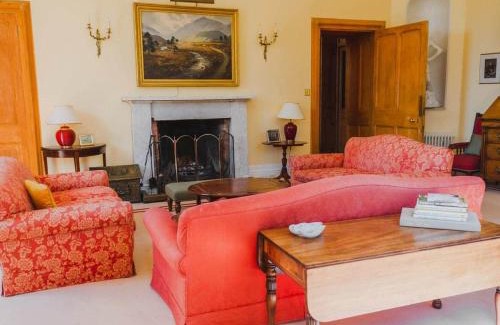 Blairgowrie Villa | Dalnaglar Castle