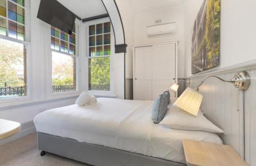 North Sydney Hotel | Dalziel Lodge