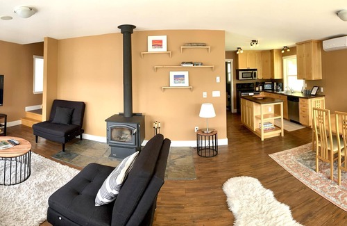 Anglemont Cabin | Dancing Waters Lakehouse - Semi Waterfront - Shuswap Vacations and Sledding Accommodation