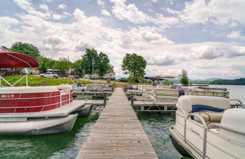 Dandridge House | Dandridge Cabin in Inspiration Cove with Lake Access