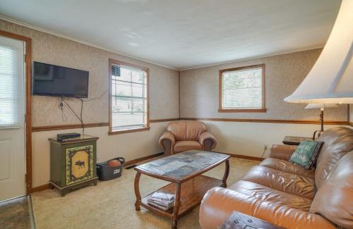 Dandridge House | Dandridge Cabin in Inspiration Cove with Lake Access