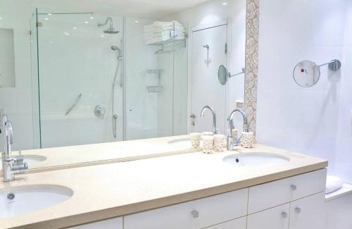 Herzliya Pituach Apartment | Daniel Hotel - Residence Seaside Luxury Flat