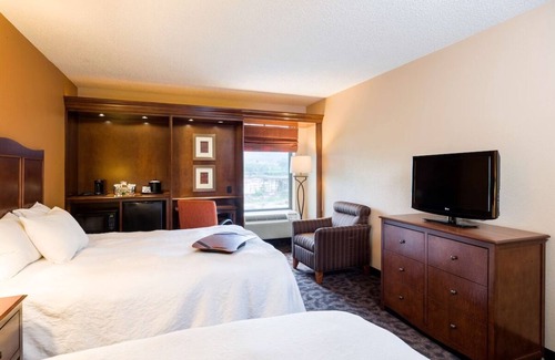 Danville Hotel | Danville Charm: Spacious Rooms with Easy Access to Route 80! Free Parking